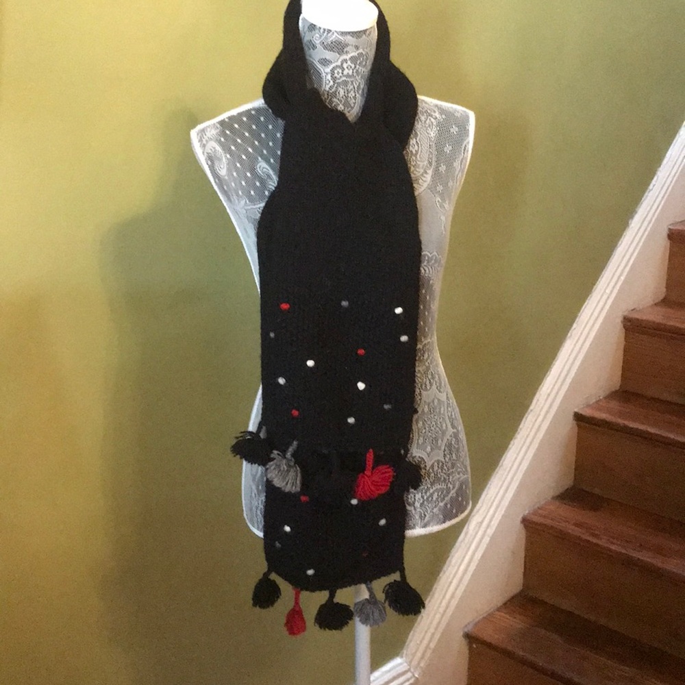 Fun Pom-Pom and polka dot Neckworks scarf